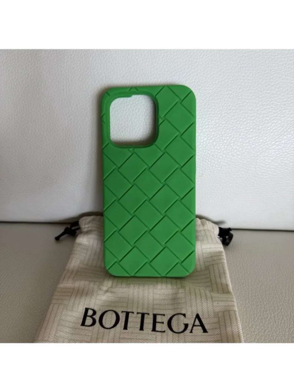 NEW BOTTEGA Veneta iPhone 16 Pro Case Green Parakeet Rubber